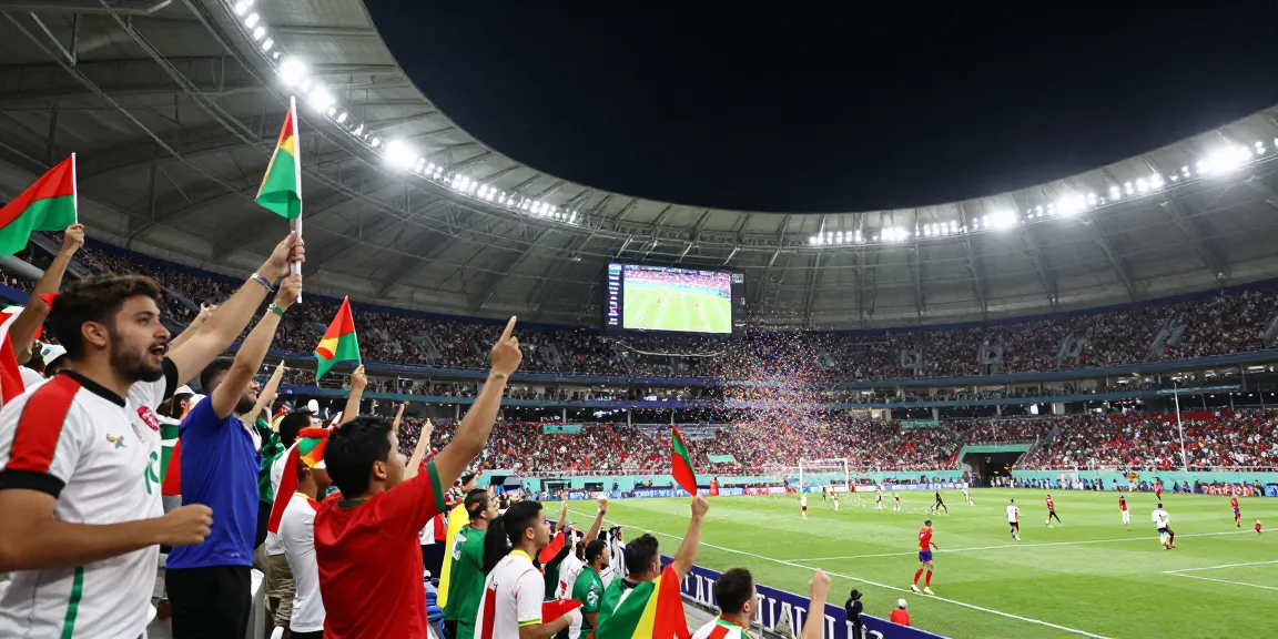 Suasana meriah di stadion dengan jadwal piala dunia 2026 di layar besar menampilkan para pemain beraksi.